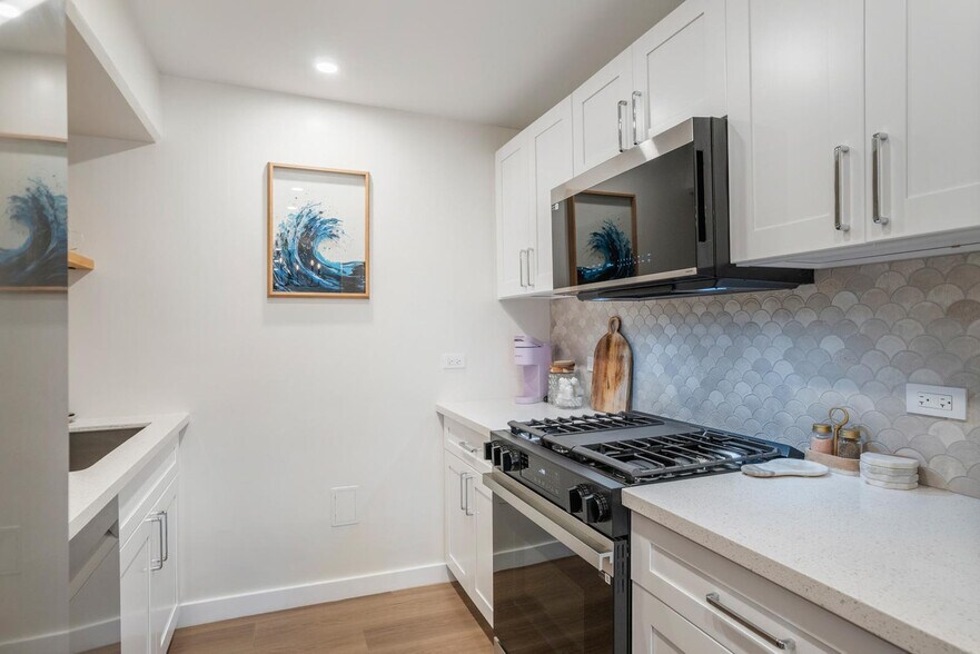 Building Photo - 2464 Prince Edward St