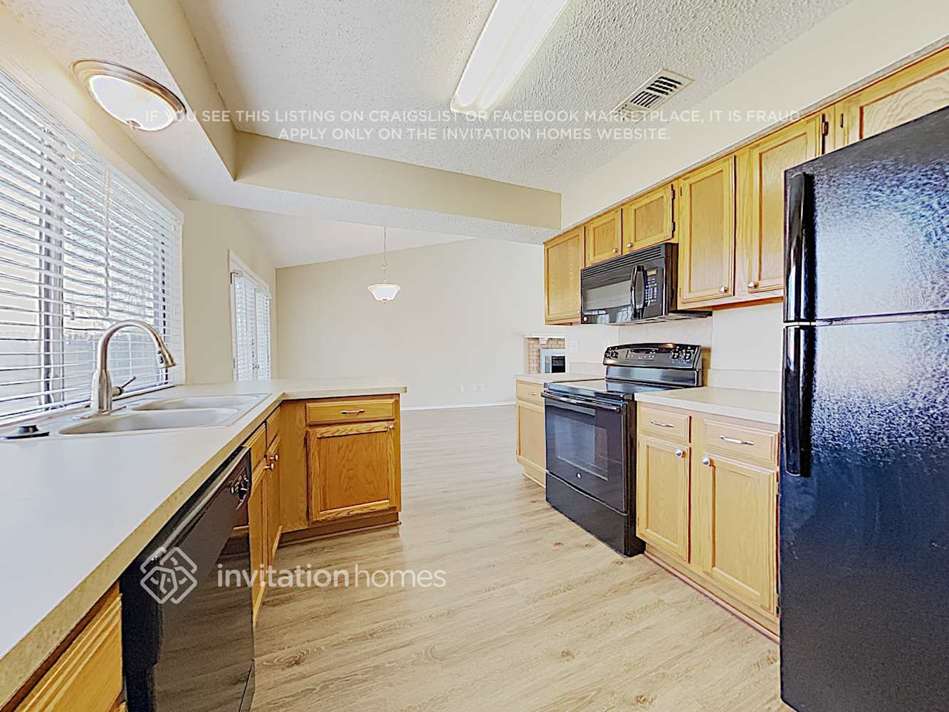 Building Photo - 503 Thorn Wood Dr