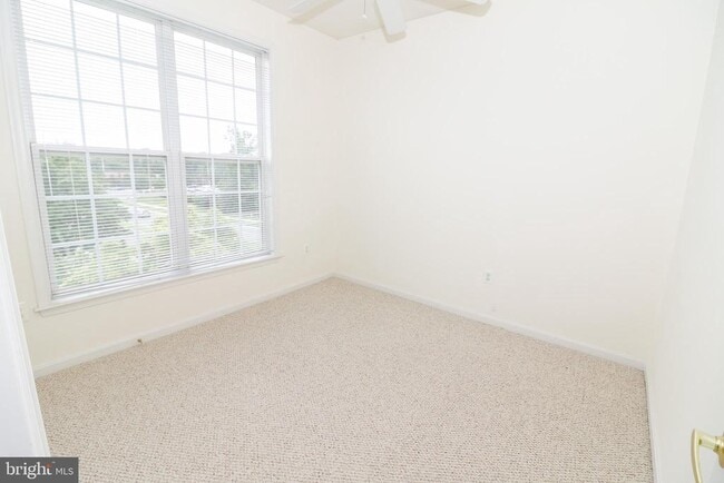 Building Photo - 12180 Abington Hall Pl