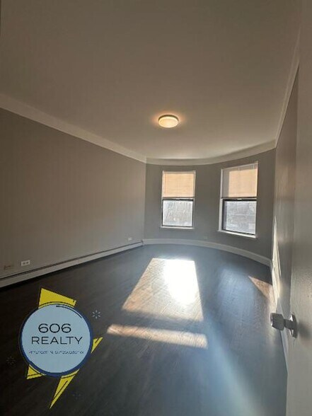Building Photo - 364 E 59th St