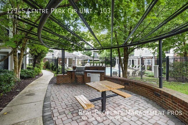 Building Photo - 12945 Centre Park Cir