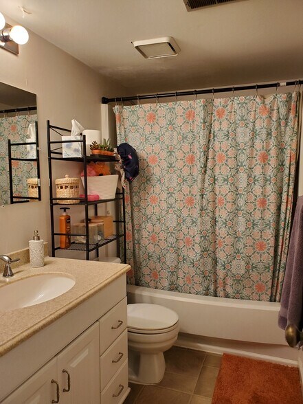 Building Photo - 1625 Thrush Ter