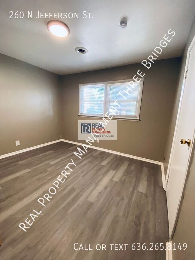 Building Photo - 260 N Jefferson St