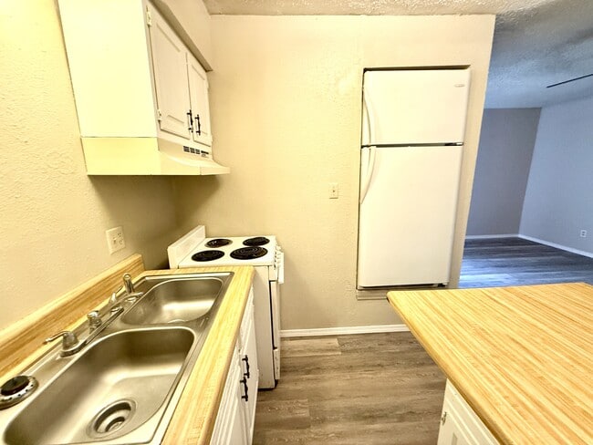 Building Photo - 801 M St NW