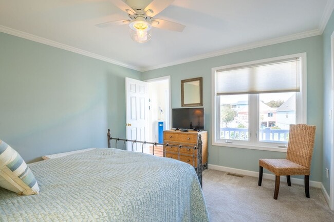 Building Photo - 837 Fort Fisher Blvd S