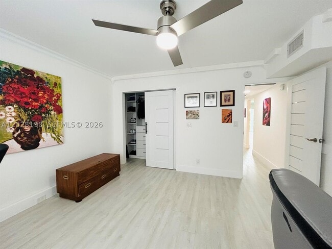 Building Photo - 3004 Portofino B2