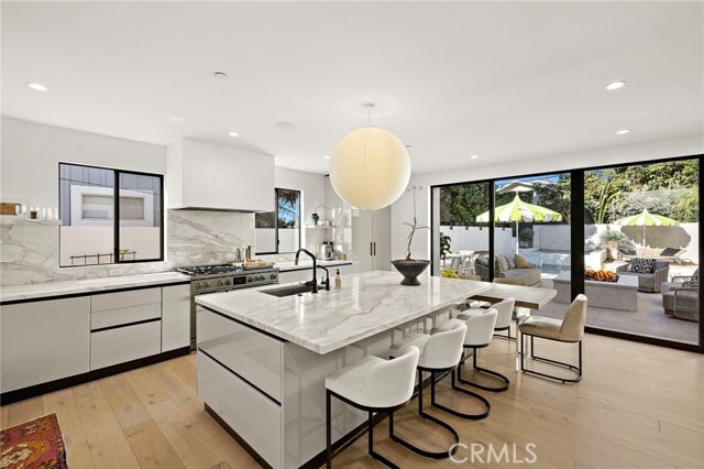 Building Photo - 228 W Avenida Cordoba