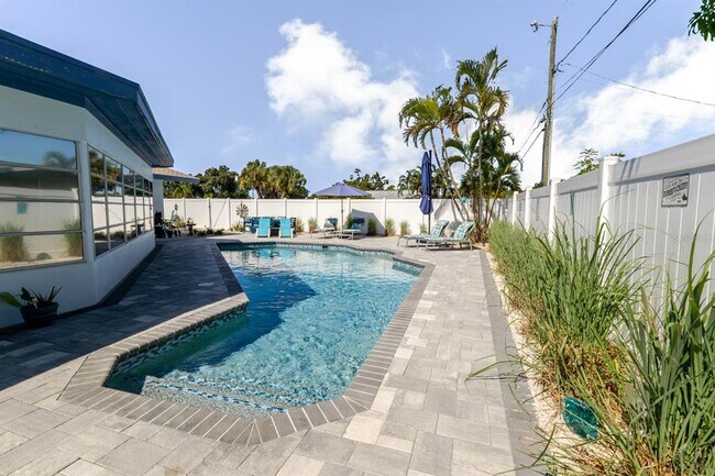 Building Photo - 6300 16th St S