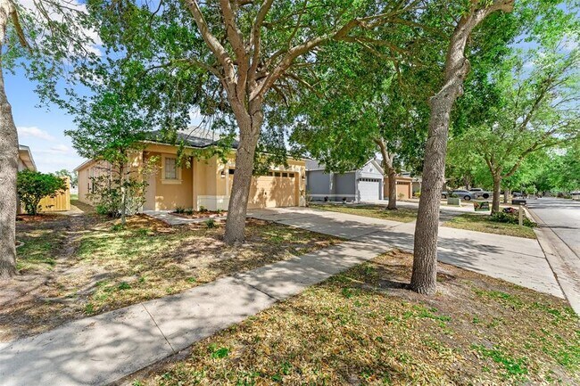 Building Photo - 8420 Deer Chase Dr