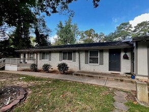 Building Photo - 3050 Hermance Dr NE