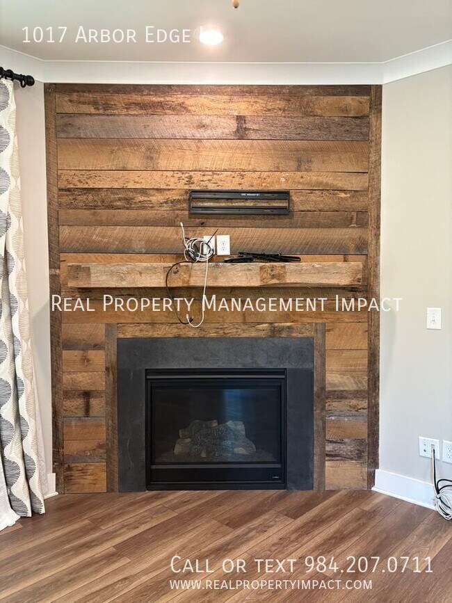 Building Photo - 1017 Arbor Edge Ln