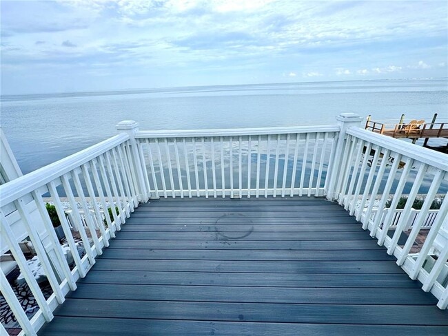 Building Photo - 4974 Coquina Key Dr SE