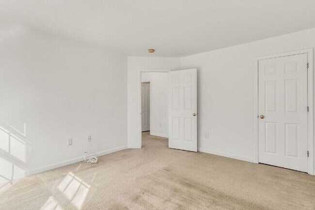 Building Photo - Spacious 5 Bedroom Home with 3rd Floor Suite, Fenced Yard & Community Amenities – $3,500/mo