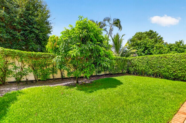 Building Photo - 7630 Topiary Ave
