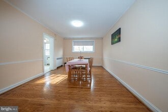 Building Photo - 232 Stoneway Ln