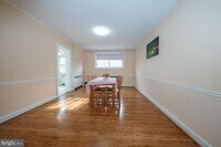 Building Photo - 232 Stoneway Ln