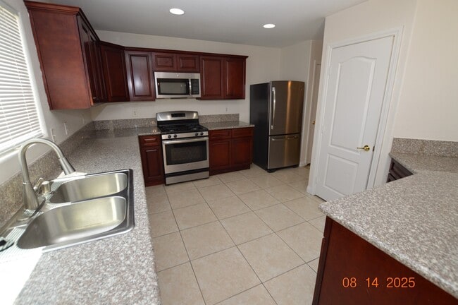 Building Photo - 5509 Donaldson Ct