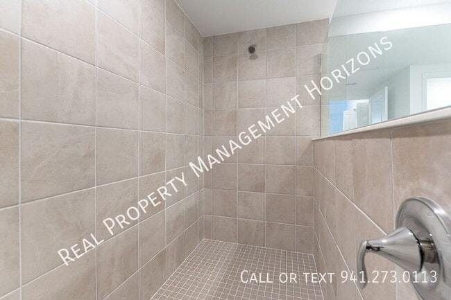 Building Photo - 5628 Summit Point Cir