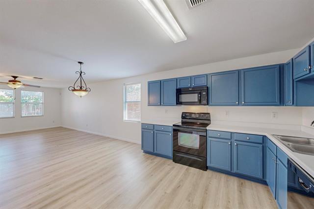 Building Photo - 12850 Vassar Dr