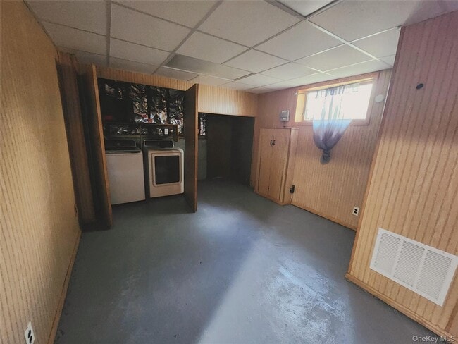 Building Photo - 55 Holiday Park Dr
