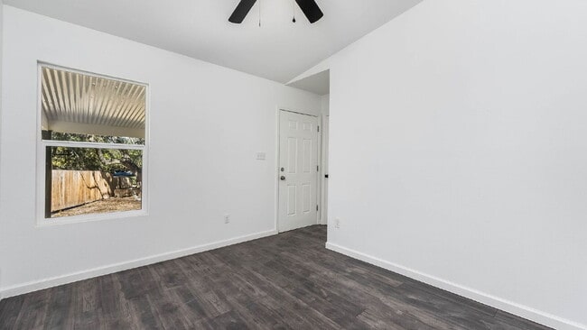 Building Photo - 474 Ridge Haven St