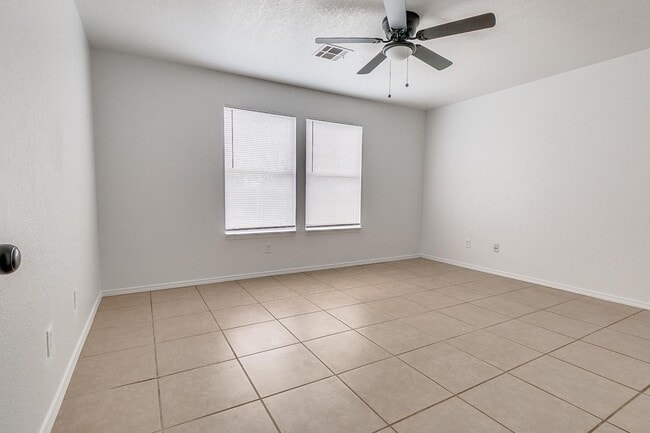 Building Photo - 913 SW 153rd St