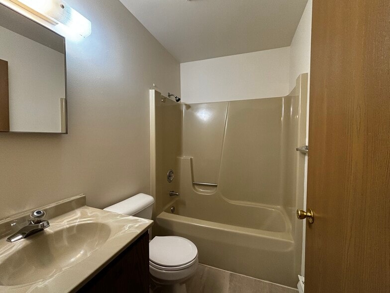 Bathroom - 684 Dutchman Dr
