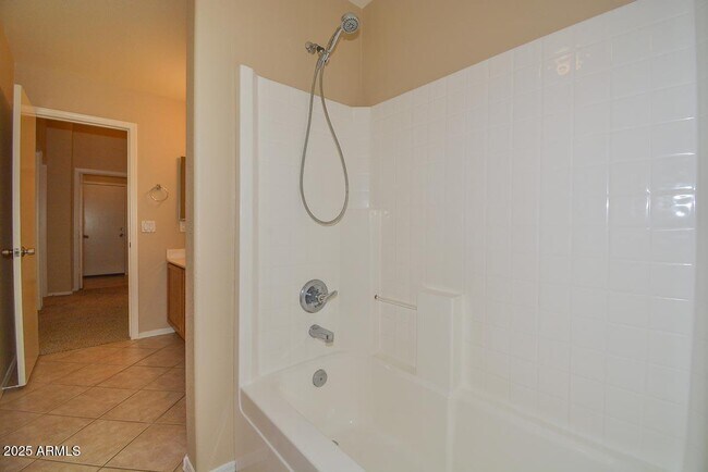 Building Photo - 9413 W Cinnabar Ave