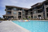 Building Photo - Ten35 West