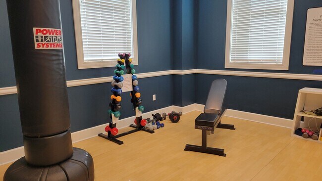 Building Photo - Seasonal only-beautifully renovated downto...