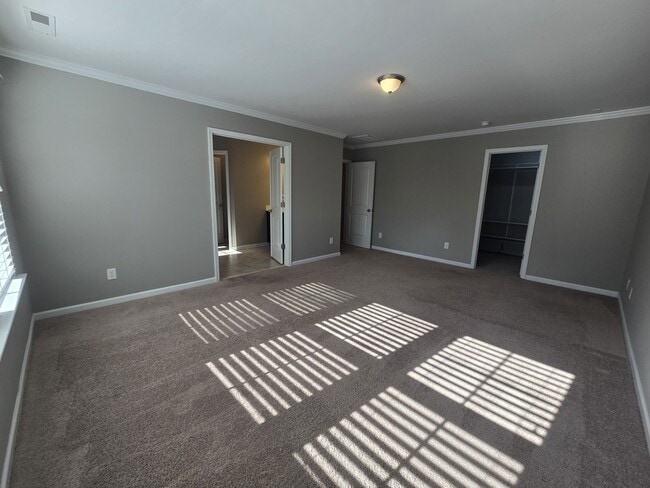 Building Photo - 3917 Valley Side Ct