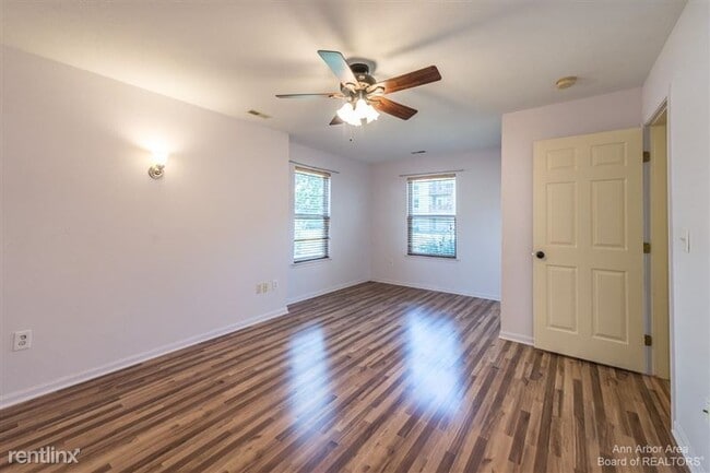 Building Photo - 1381 Millbrook Trail