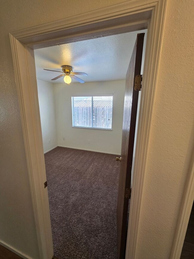 Building Photo - 2211 W Sweet Ct