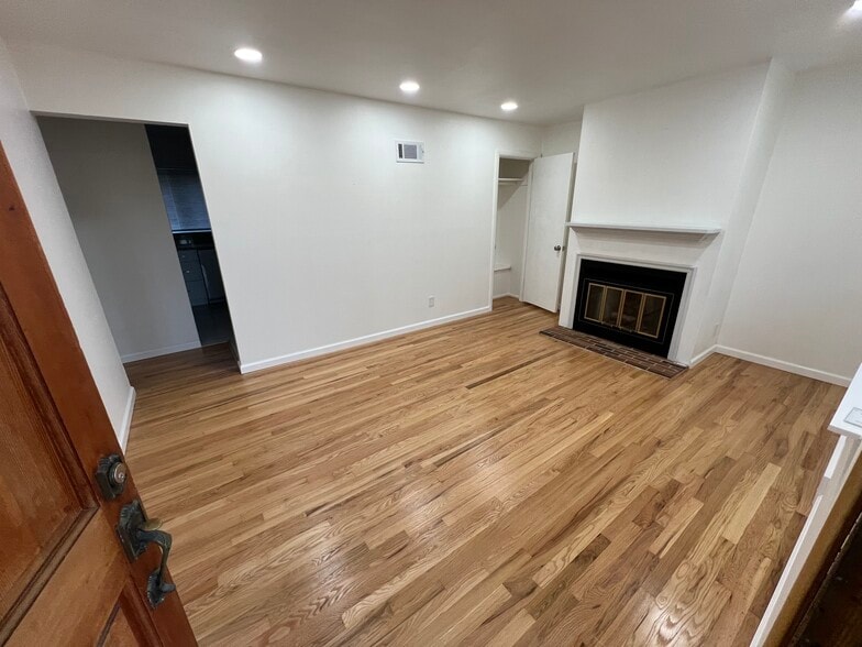 Living Room - 2120 Union Rd