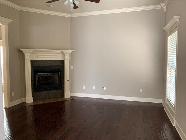 Building Photo - 3709 W Cherokee Rd