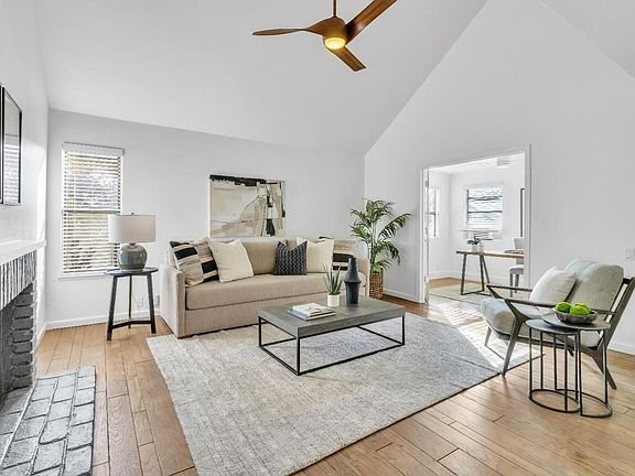 Building Photo - 2410 G St