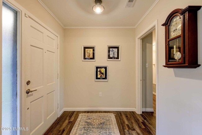 Building Photo - 108 Frances Ave