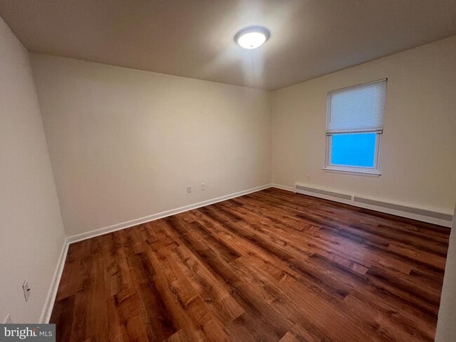 Building Photo - 312 Walnut Ct Way