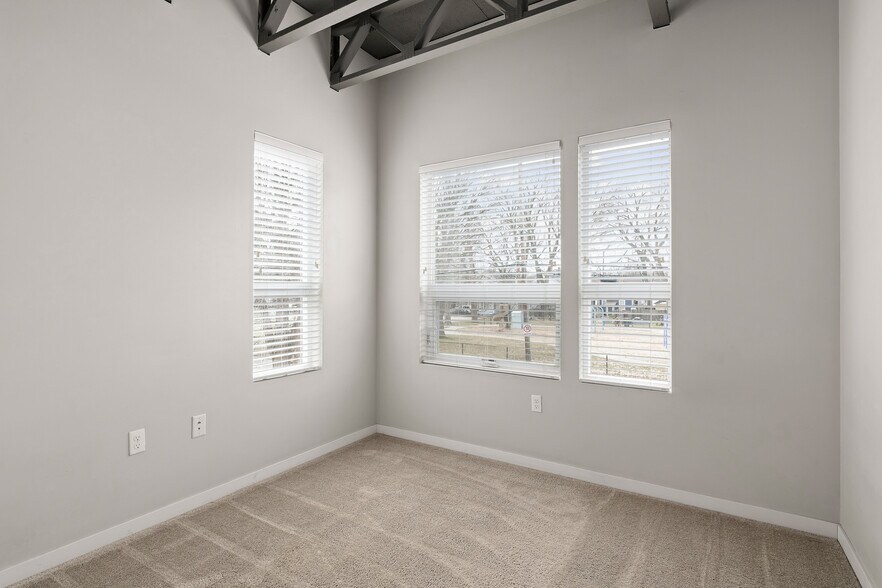 Building Photo - 600 Douglas St NW