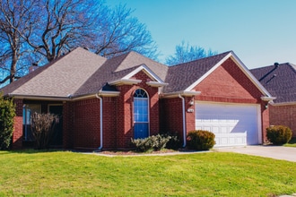 Building Photo - 2610 Wandering Oak Dr