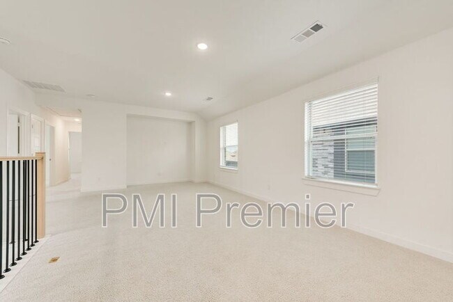 Building Photo - 3948 Mercedes Bend