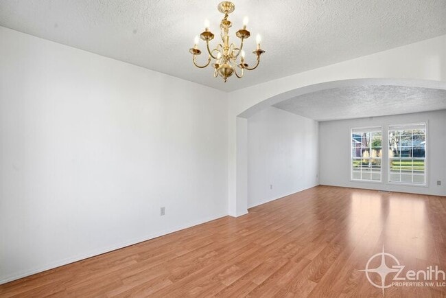 Building Photo - 16101 SE 18th St