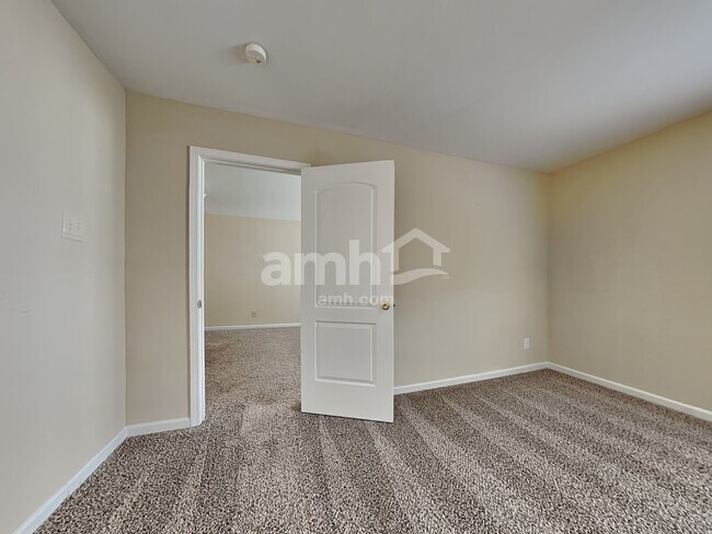 Building Photo - 5330 Bendix Ct