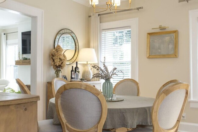 Building Photo - 801 Durant Pl NE