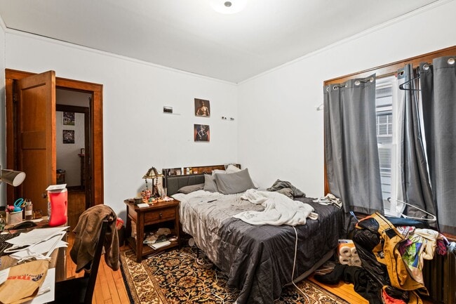 Building Photo - Murray Lower Flat