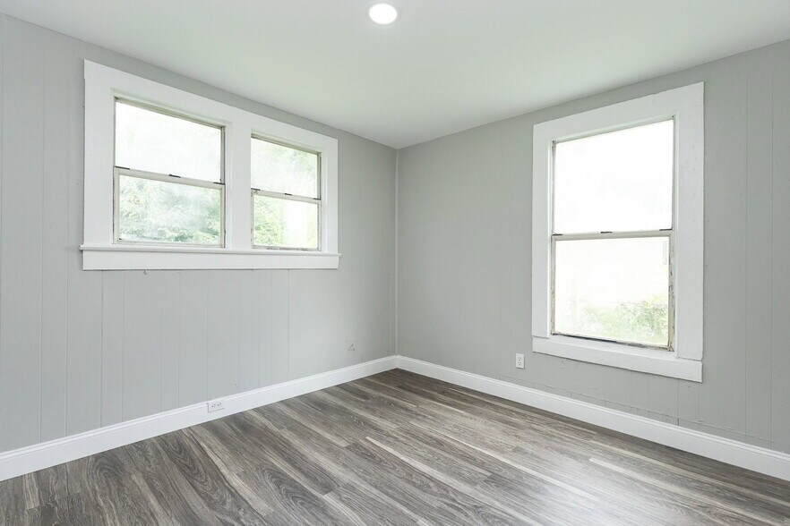 Building Photo - 3507 3rd Ave