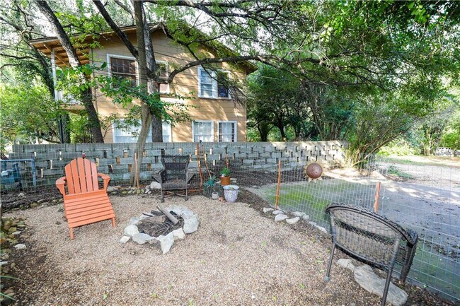 Building Photo - 1305 Lorrain St