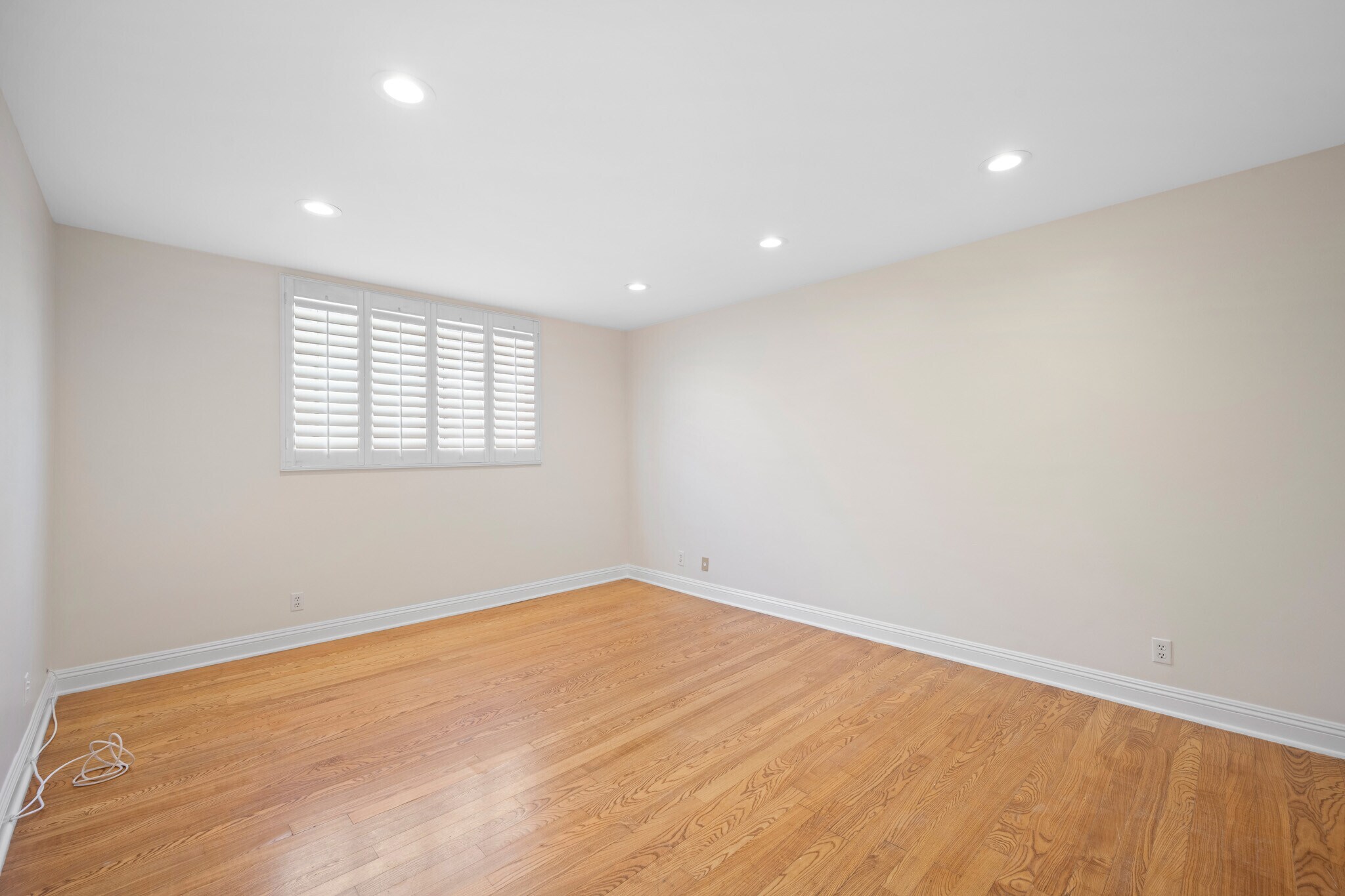 Building Photo - 14141 Dickens St