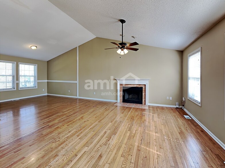 Building Photo - 4001 Mantua Way