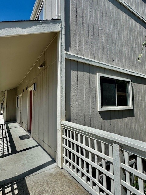 Building Photo - 2723 Oak Rd